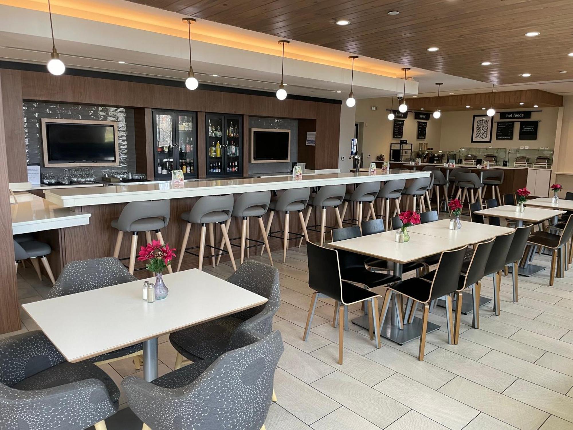 Holiday Inn Atlanta-Gas South Arena Area By Ihg Duluth Exterior photo